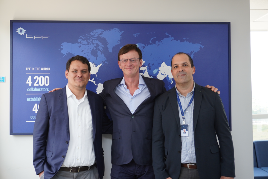 CEO da TPF S.A. em foto com André Jabir (esquerda) e André Lima (direita)